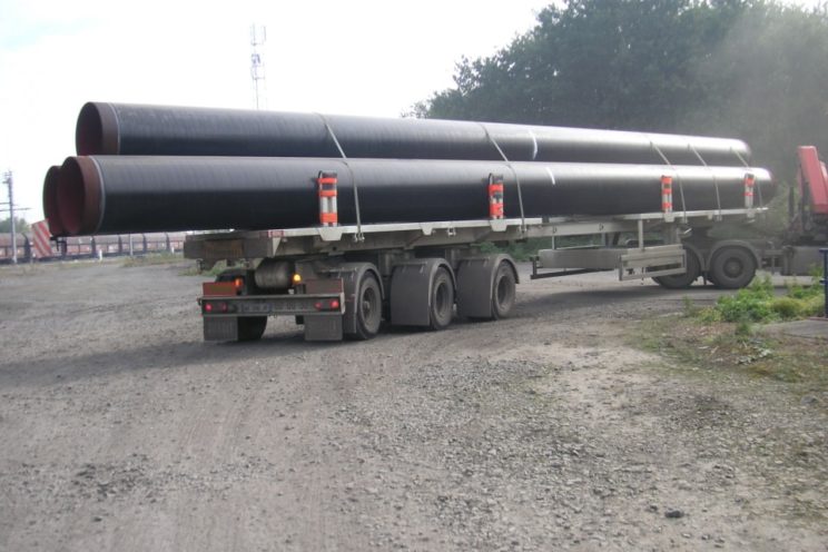 Semi-remorque porte tube 2 ou 3 essieux pour le transport de tubes pipelines de différents diamètres et longueurs &#8211; hors UE