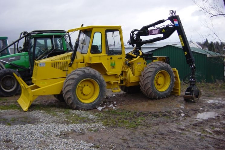 Tractor skidding equipment